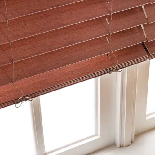 Closeup of Lake Forest cordless faux wood blinds